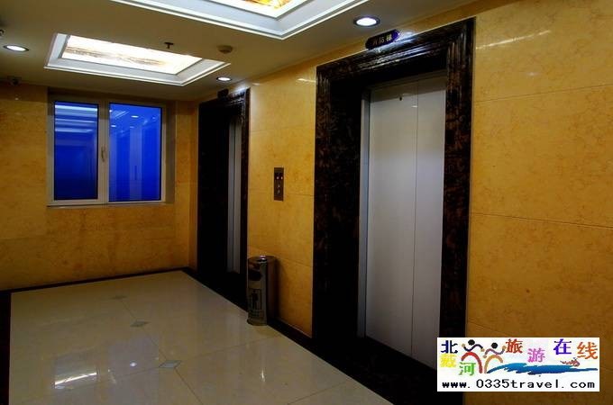 南戴河臨海聽(tīng)濤公寓酒店