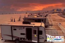 東戴河親海房車(chē)?yán)寺谩獤|戴河銀泰房車(chē)露營(yíng)酒店