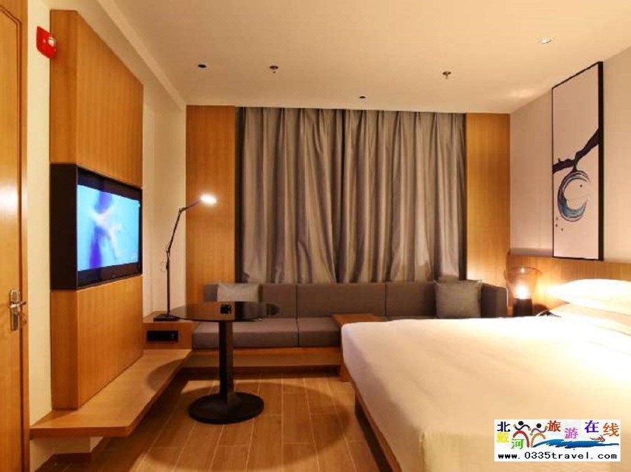 秦皇島海港萬楓酒店電話18633570222