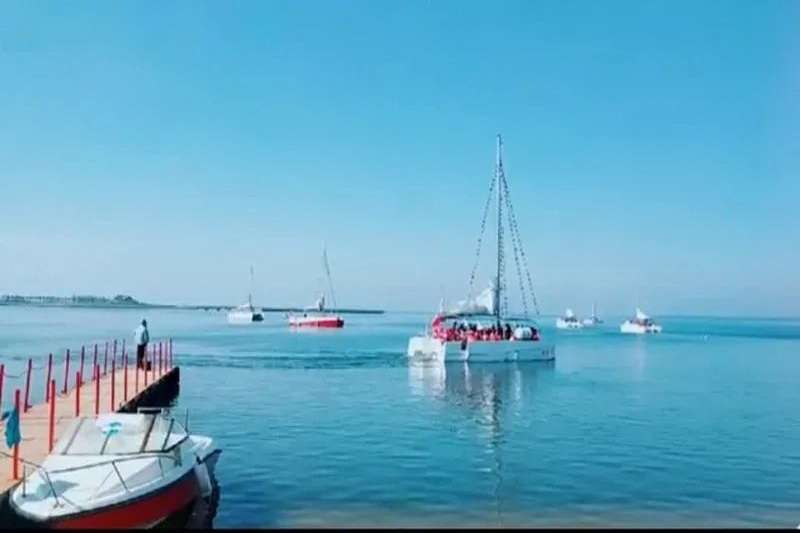 秦皇島北戴河浪淘沙長城號公主號尋仙號求仙號游船