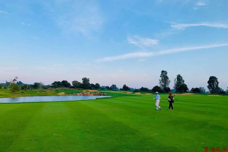 北戴河松石高爾夫/保利國(guó)際高爾夫/榮盛森林高爾夫俱樂(lè)部球場(chǎng)聯(lián)合優(yōu)惠預(yù)訂18633570222  15703350808